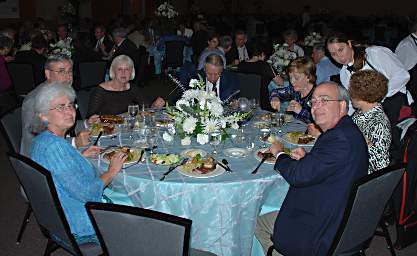 Dinner Dona Bob Donna Klang Kathy Joanna Vic