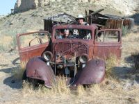 Trudy and Ian in old car