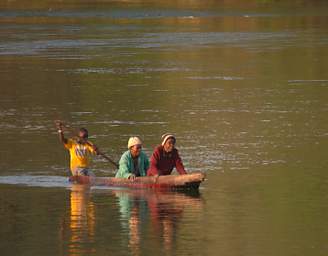 Popa Falls Boy And Women In Boat