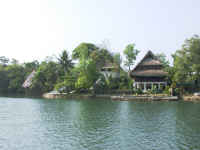 Rio Dulce, Fancy Houses