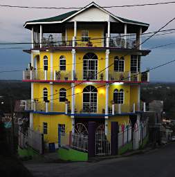 San Ignacio House