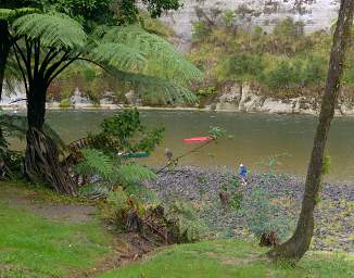 Whanganui R Dumped Canoe