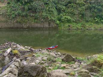 Whanganui R Canoe