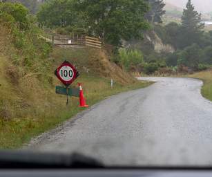 Whanganui R Rd To Whanganui 100kph Sign