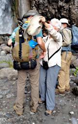 Arusha NP Tululusia Waterfall, Dona and Sid