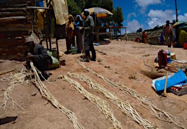 Mambo View Pt Sunga Market Sisal Ropes